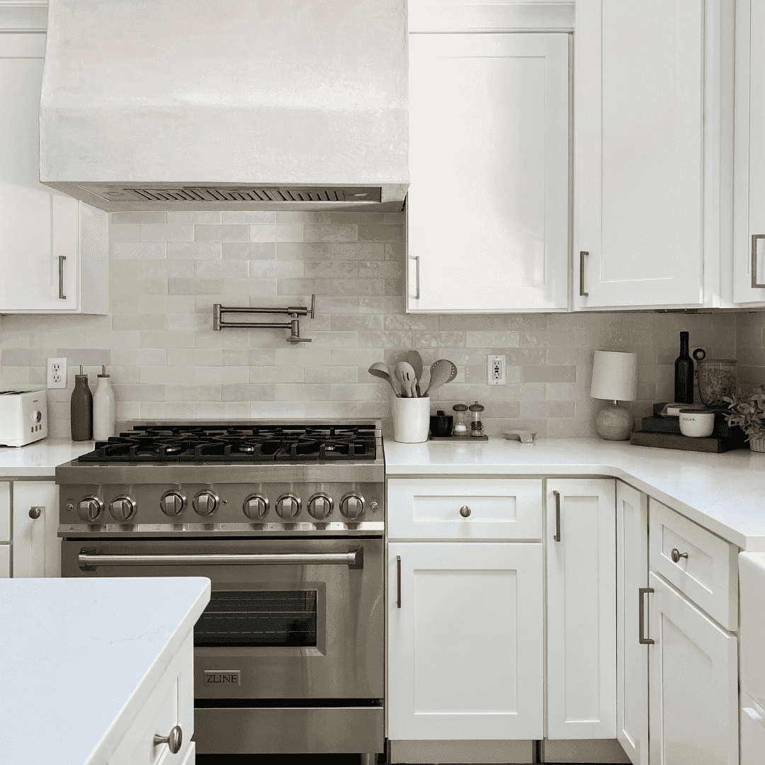 Enjoy a free in-home design consultation for your next kitchen or bathroom remodeling project.